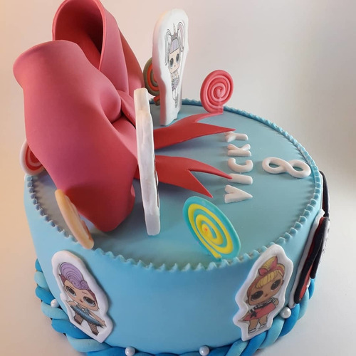 Torta Lol Moño Paletas En Porcelana Fria Muñecas Comestibles