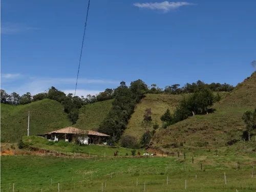 Finca En Venta La Unión Via Abejorral Antioquia. 83 Hectareas