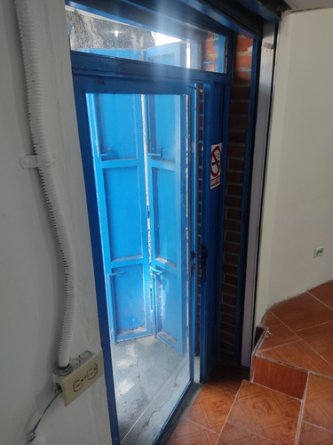 Imagen 4 de 10 de Traspaso Local 27 M2 Sabana Grande Con Baño Y Cantv