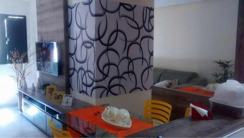 Apt 2/4 Sendo Um Com Suite, Água E Gás Incluso No Condomínio