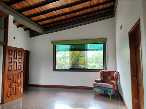 Imagen 9 de 30 de Leal Pérez Vende Hermosa Casa En San Diego Las Morochas