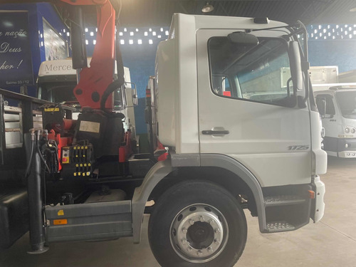 Imagem 3 de 15 de 1725 Atego 2011 Com Mulk Madal 23 Tn 200 Mil No Chassis
