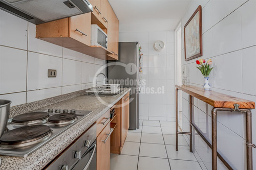 Departamento En Arriendo 2d/2b/1e Lira Con Marín, Santiago
