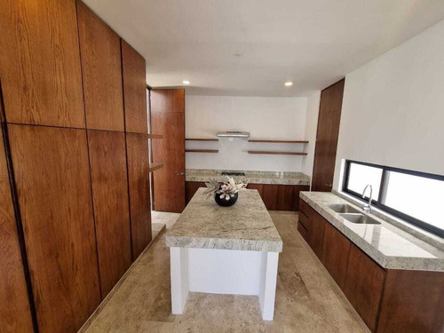 Casa En Venta En Residencial Lenora, Temozón Norte