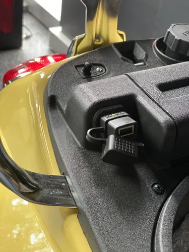 Vespa Piaggio Vxl150 Amarilla Modelo 2025