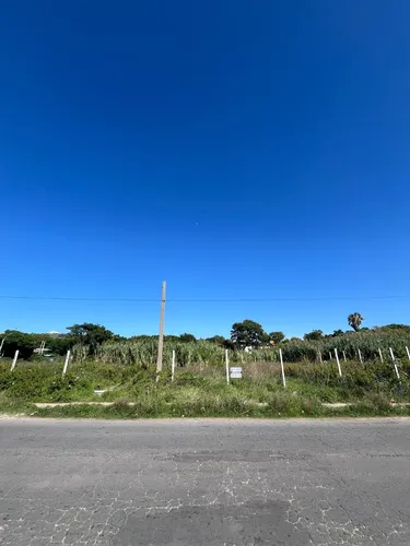 Venta. Gran Terreno Esquina. Cerro. Inmejorable Ubicación. Frente A La Bahía Y Al Liceo. 1800m2