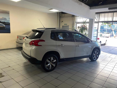 Imagen 4 de 7 de Peugeot 2008 2016 1.6 Feline
