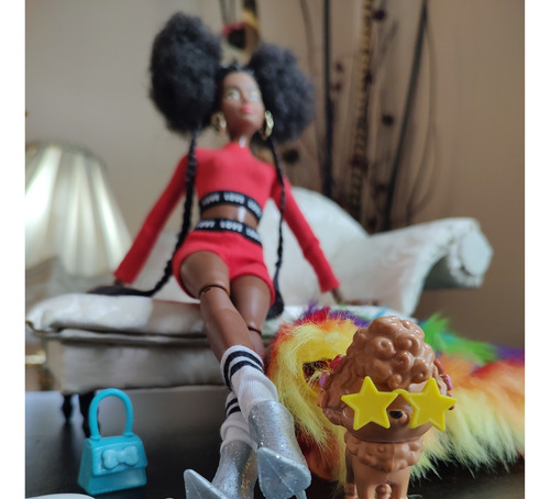 Barbie Extra Wave 1 Abrigo Arcoiris (Usado)