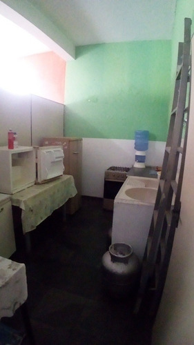 Loja De 90m², A Loja Possui Um Banheiro E Um Cômodo. - 2321