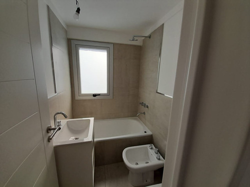 Imagen 10 de 19 de Departamento En Venta De 3 Ambientes Con Cochera Lomas De Zamora