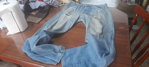 Pantalon Jean Efecto Roto T 42 (Usado)