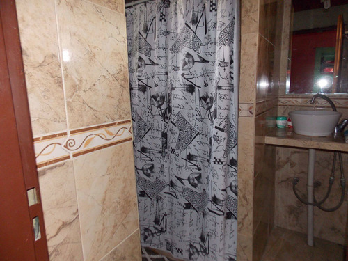 Casa Con Local Comercial Y Monoambiente