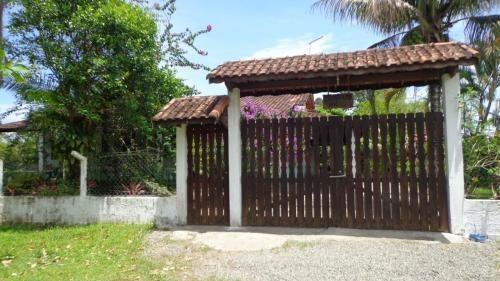 Casa A 2km Da Rodovia Em Itanhaém-sp