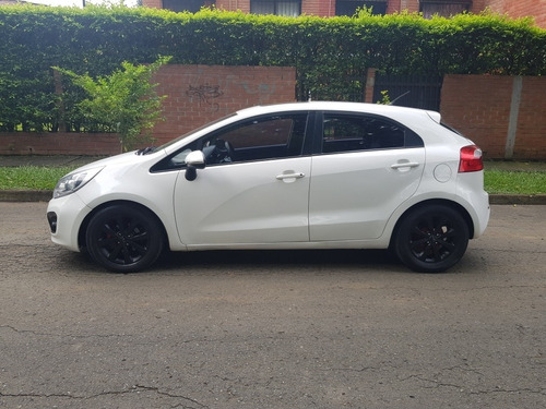 Imagen 2 de 9 de Kia Rio Spice 1.4 Tp 1400cc 5p Ct Abs 2ab