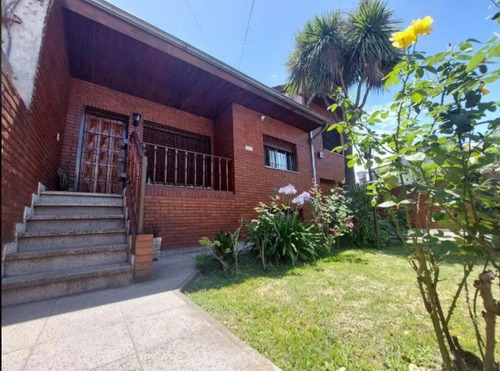 Venta O Permuta Hermoso Chalet En El Centro De San Miguel