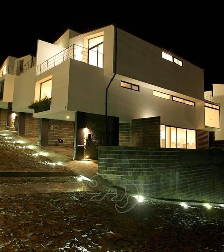 Imagen 13 de 16 de Vendo Casa Moderna Y Elegante En La Sexta Sección