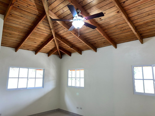 Imagen 10 de 15 de Villa A La Venta En Constanza Con Vista Al Valle Y A Las Montañas
