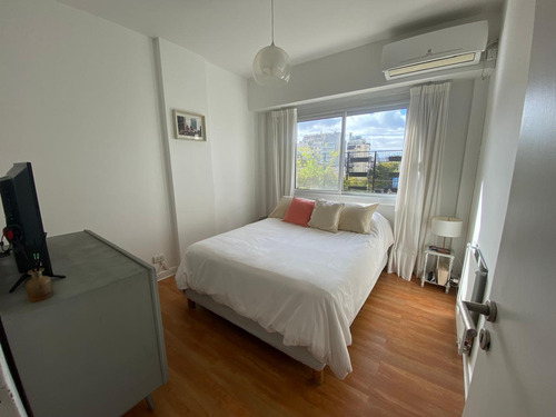 Departamento En Venta De 3 Ambientes, Impecable | Almagro