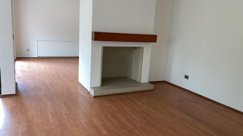 Espectacular Casa En Lo Barnechea, ¡gran Oportunidad!