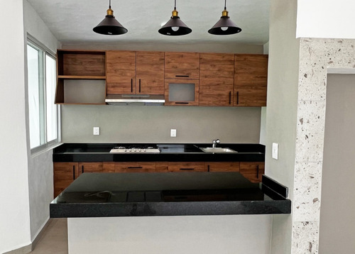 Imagen 12 de 19 de Casa En Zona Dorada, 3 Recs, 4 Baños, Seguridad, Alberca Y Jardín Común En Vistahermosa