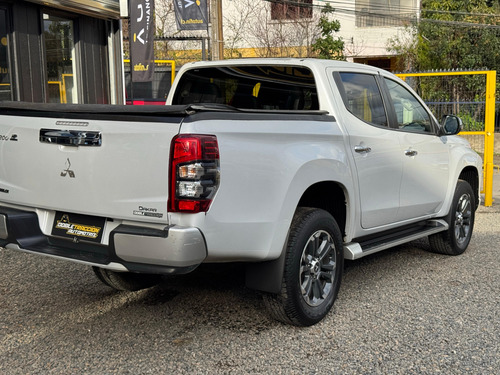 Mitsubishi L200 DAKAR HP 4X4 2.4 DAKAR HP