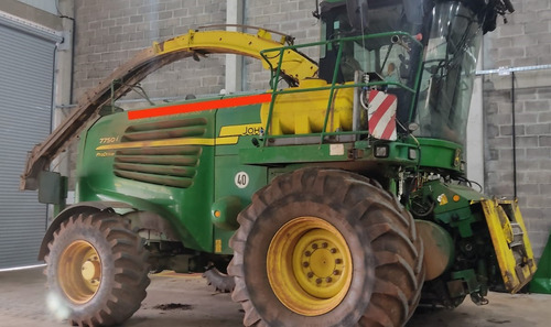 Colhedora De Forragem John Deere 7750i Ano 2011