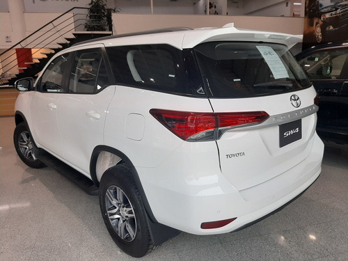 Toyota Fortuner Sw4 2021 2.4 4x2 Diesel A/t