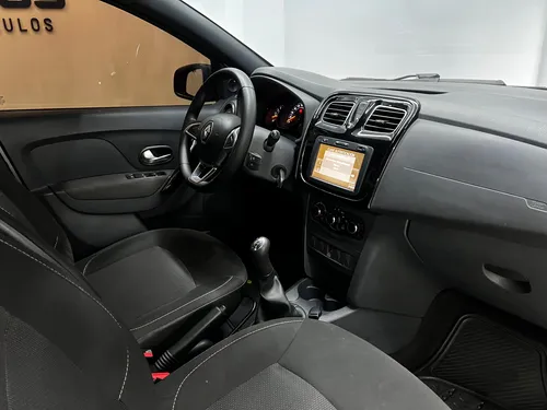 Renault Logan 1.6 Expression / Life +