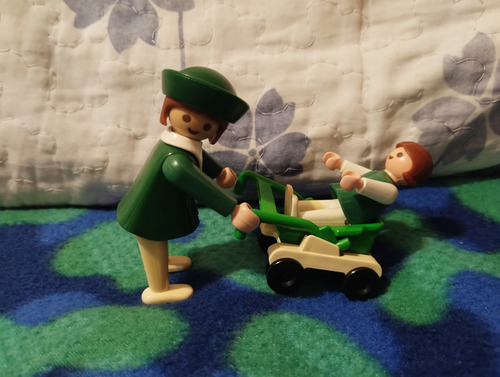 Playmobil Mamá Con Carrito