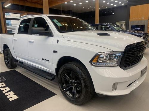 RAM Classic 5.7 v8 Laramie Night Edition cd 4x4