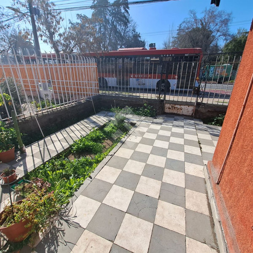 Casa En Venta De 3 Dorm. En Macul
