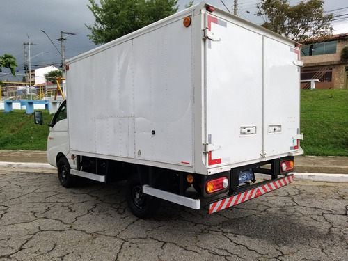 Imagem 4 de 15 de Hyundai Hr 2017 2.5 Hd Cab. Curta S/ Carroceria Tci 2p