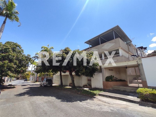 Casa En Venta En Colinas De Los Ruices