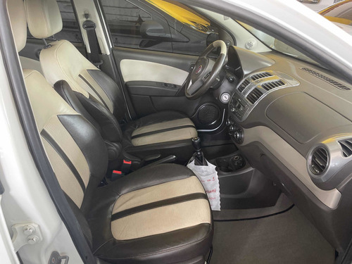 Imagem 5 de 5 de Fiat Grand Siena 2016 1.6 16v Essence Flex 4p