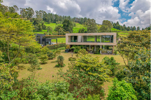 Casa Moderna En El Alto De Palmas Lote Plano 