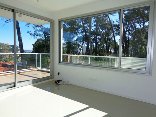 Imagen 6 de 30 de Venta De Apartamento En Mansa, Punta Del Este - Sin Muebles