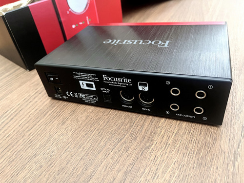 Interface De Áudio Thunderbolt Focusrite Clarett 2pre (Usado)