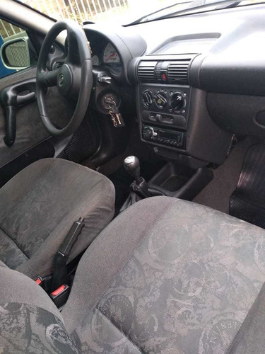 Chevrolet Corsa Sedan 2002 1.0 Super Milenium 4p