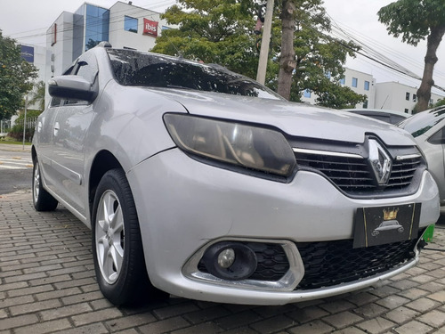 Imagem 2 de 15 de Renault Sandero