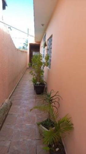 Imagem 12 de 15 de Casa No Bairro Raul Cury, Em Itanhaém, Litoral Sul De São Paulo, Localizado Lado Praia. Possui Churrasqueira, Edícula E Vaga Coberta Para 02 Automóveis.