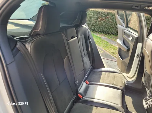 Volvo XC40 2.0 T4 R-DESIGN