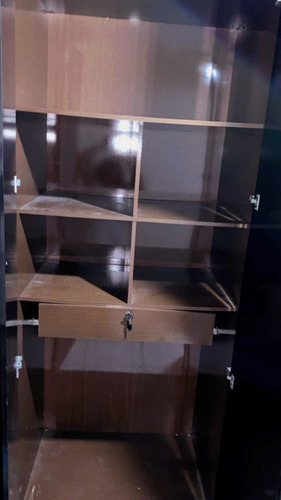 Imagem 3 de 5 de Guarda-roupa