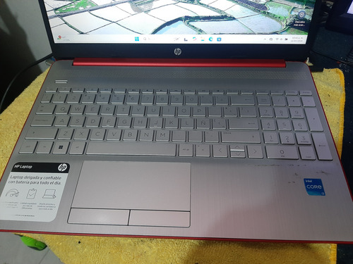 Laptop Hp 15dw3500la Core-i3-1115g4+8gbddr4+256gbnvme+1tbssd Rojo (Usado)