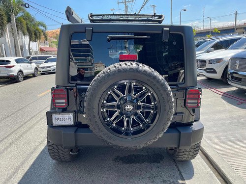 Imagen 14 de 15 de Jeep Wrangler Unlimited Sport 2017 Americano