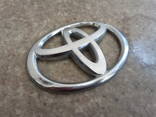 Emblema Da Grade Toyota Corolla 2003 2017 Original