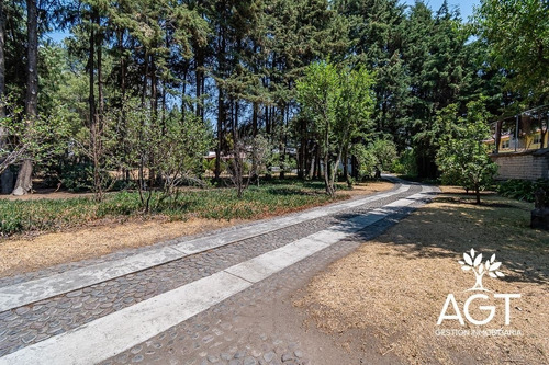 Casa En Venta En Metepec Con Gran Terreno