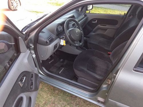 Renault Clio 2006 1.6 Privilege