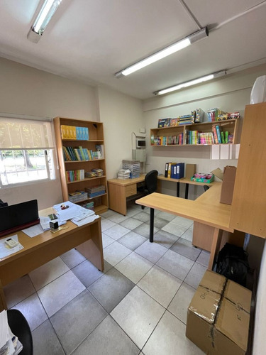 Imagen 15 de 30 de Alq Comercial - Casa Con 10 Oficinas, 3 Plantas - Saavedra