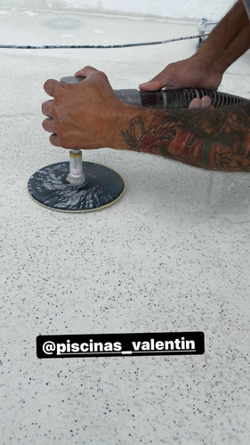 Imagen 1 de 5 de Colocación Revestimiento Piscina Solum Marmolite( Aquavation