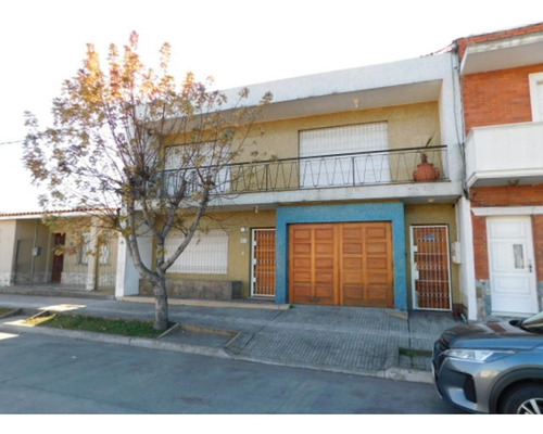 Imagen 1 de 18 de Hermosa Casa C/garage Desarrollada En 2 Plantas En Sayago